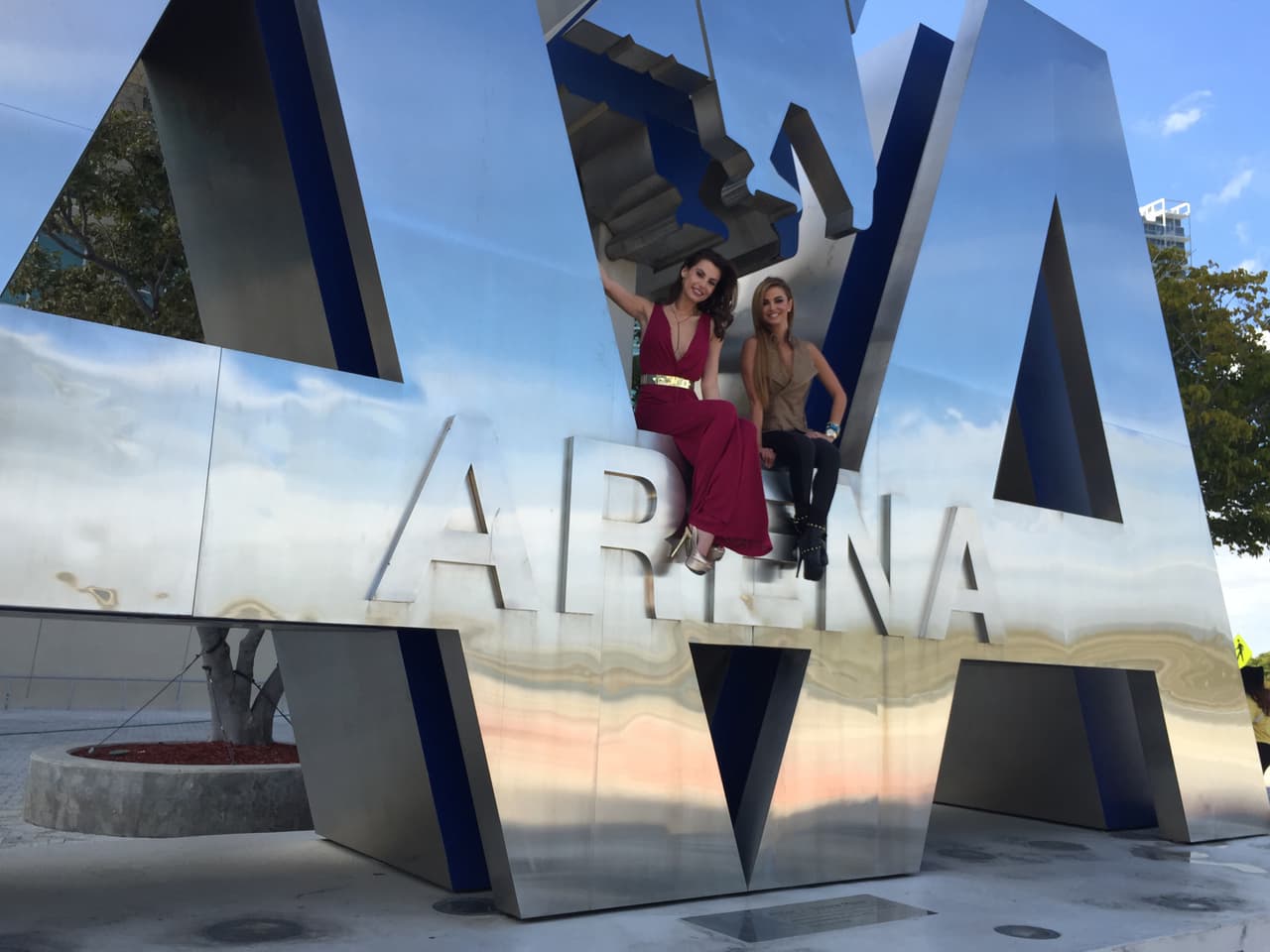 ¡Cuidado chicas! Literal se treparon hasta en el último rincón.