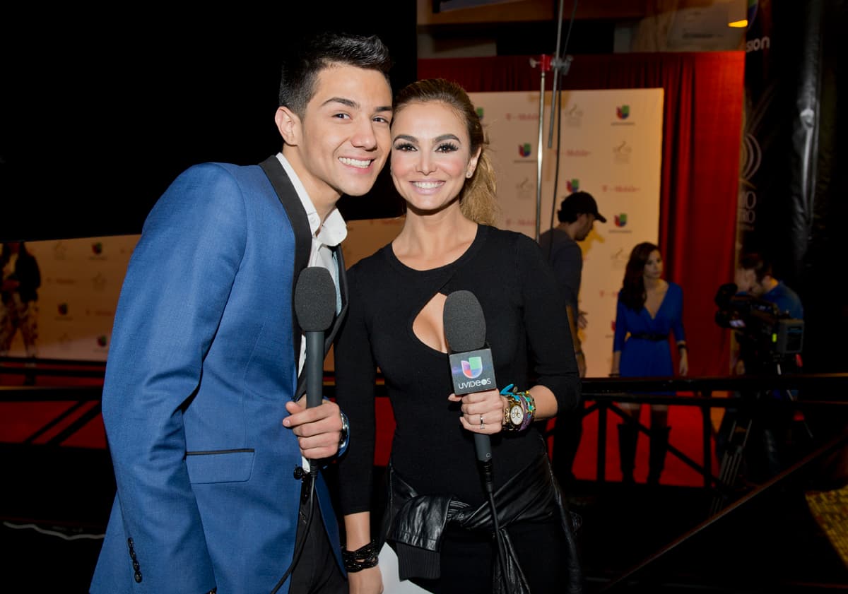 La linda de Ale Macallister, muy cariñosa con Luis Coronel.