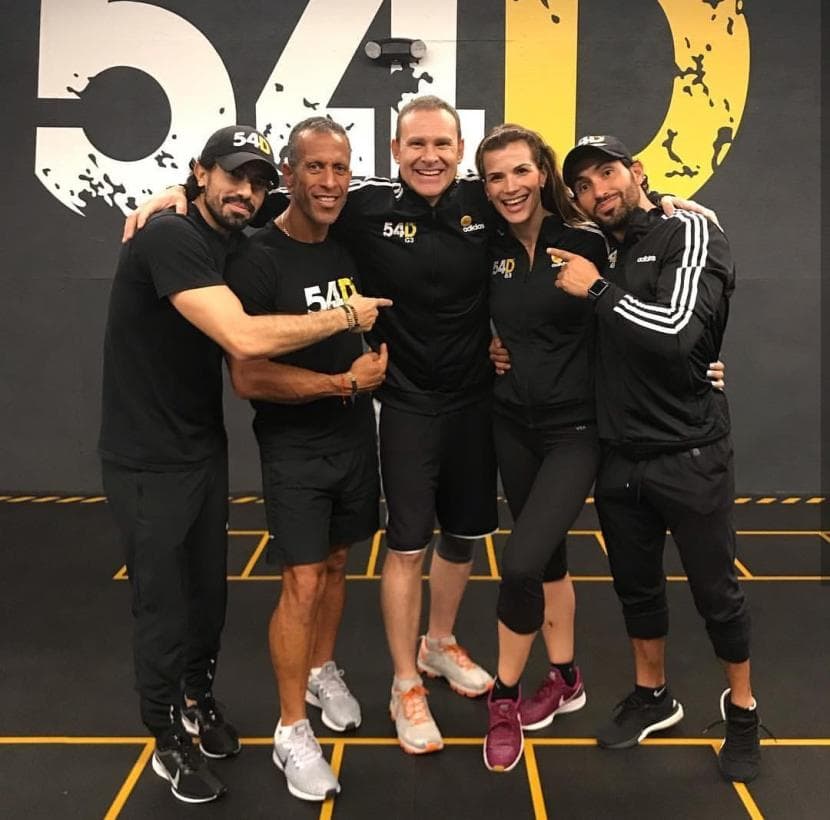 Alan también ha sufrido cambios notorios desde que comenzó a entrenar en febrero de 2018 junto a su esposa Cristy.