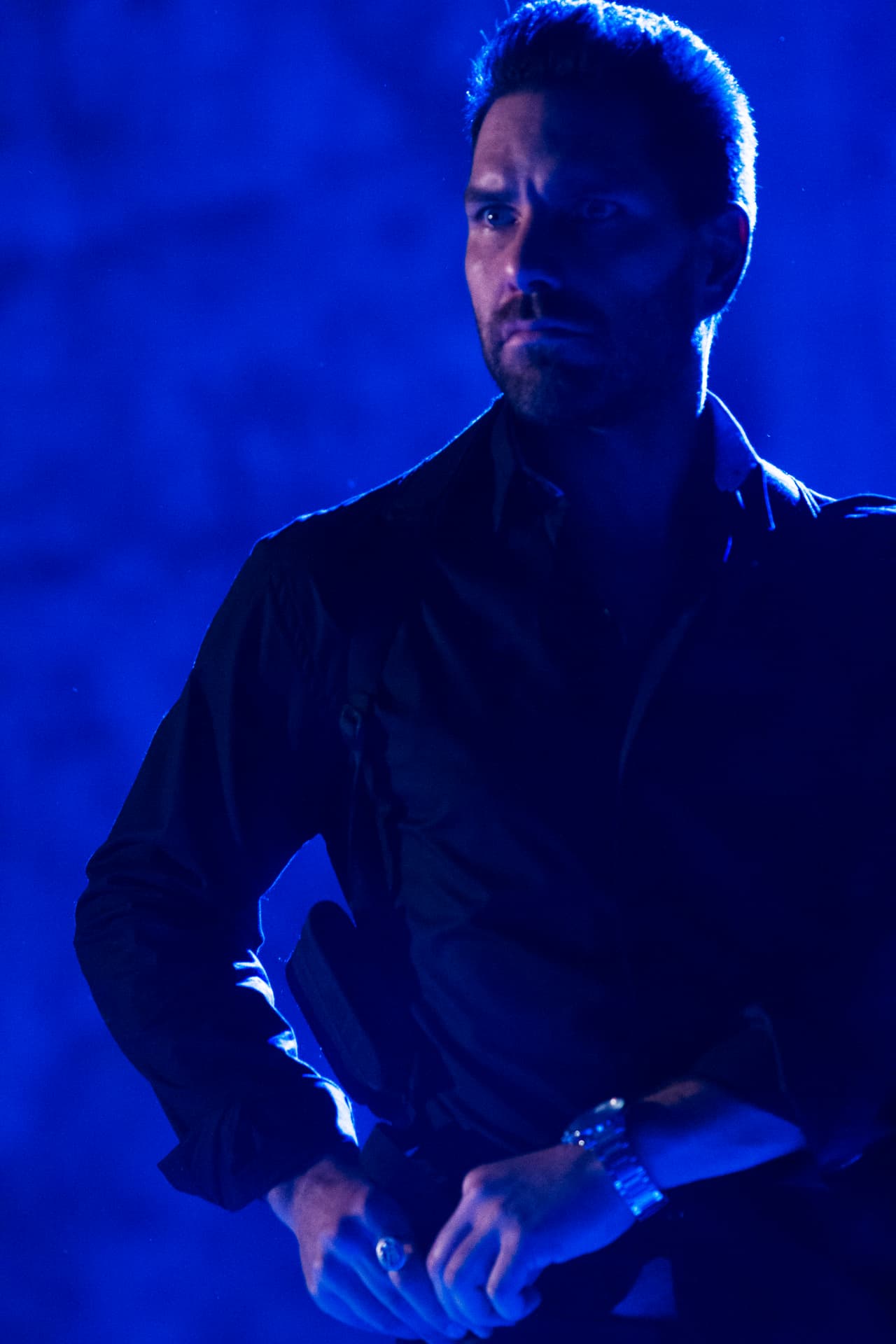 John cerró el trato y le demostraría que Yolanda era asunto del pasado.