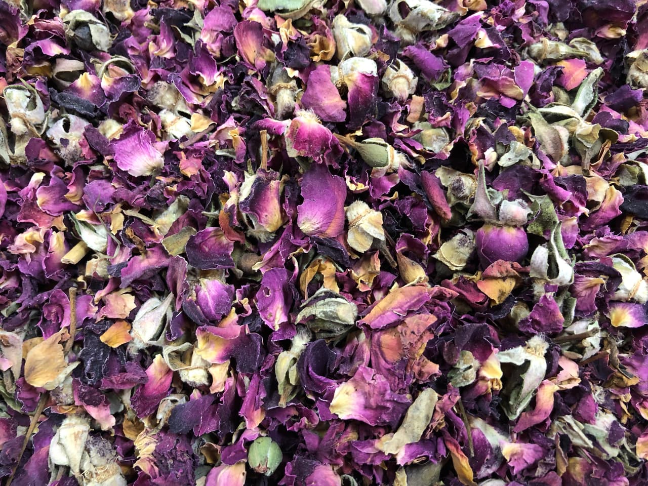 Antes de tratar con las hierbas, investigue como funcionan, tenga en cuenta si es alérgico, así como los riesgos, pero sobre todo consulte a su médico.