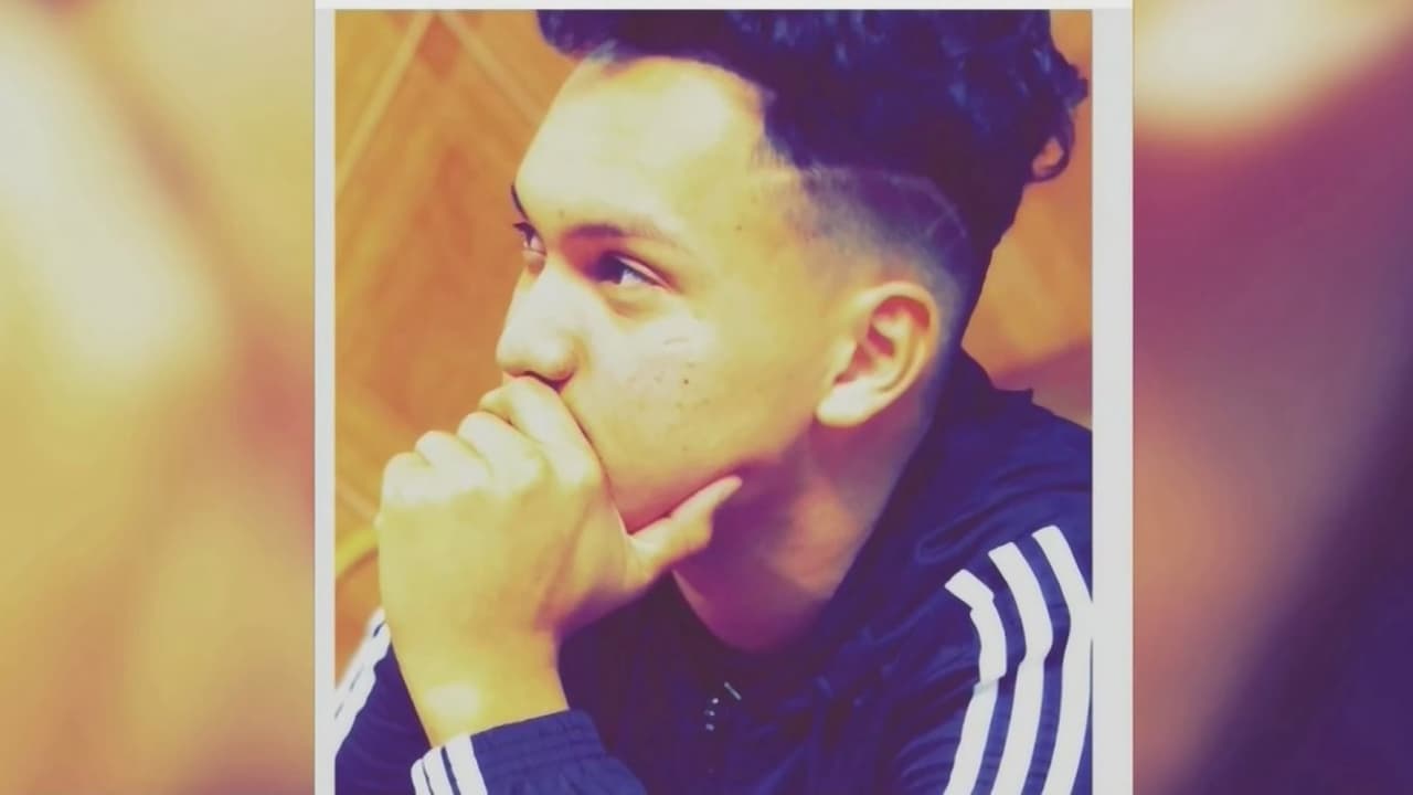 Madre de joven héroe Cristian Burgos clama porque permitan que su padre venga a despedirlo