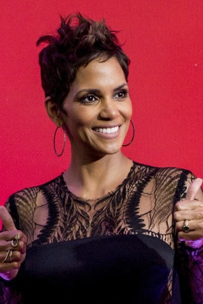 Cuando salió a la luz la gran noticia de su embarazo, las cámaras se dieron a la tarea de perseguirla. Mira aquí los videos más chismosos.