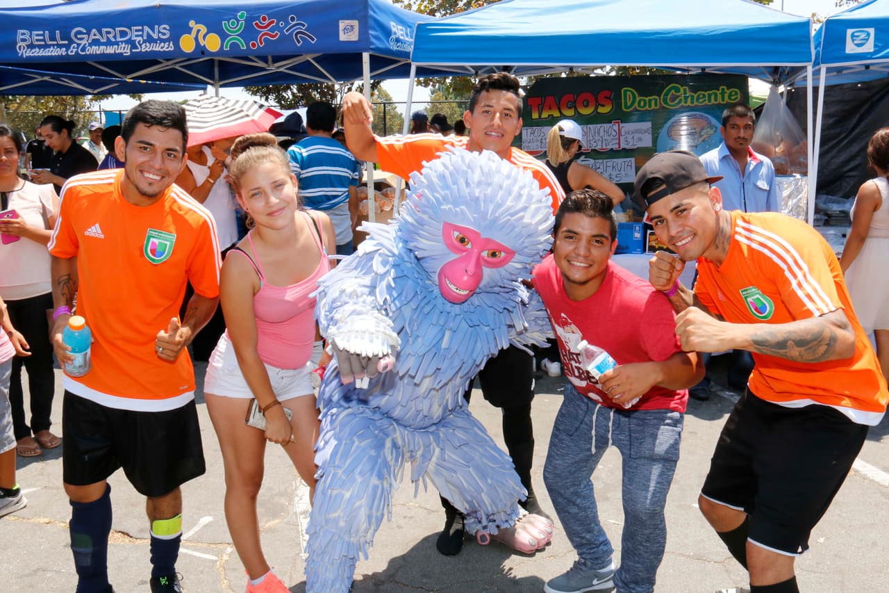 Copa Univision también contó con la participación de negocios y organizaciones locales.