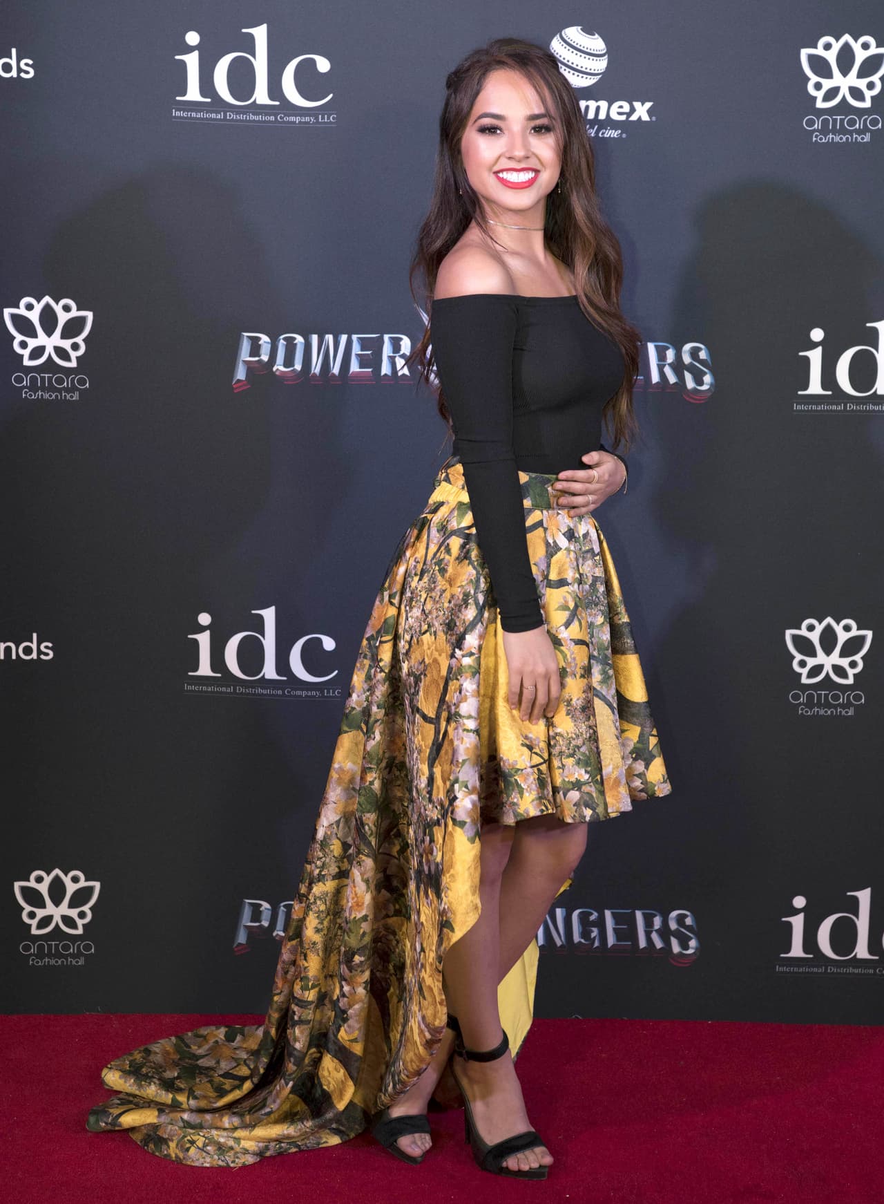 "Es una locura pensar que sí es mi primer disco, mi primer álbum completo, yo creo que es un reflejo a donde estamos ahorita en la industria de la música porque ahora es sencillo, (tras) sencillo, (tras) sencillo".