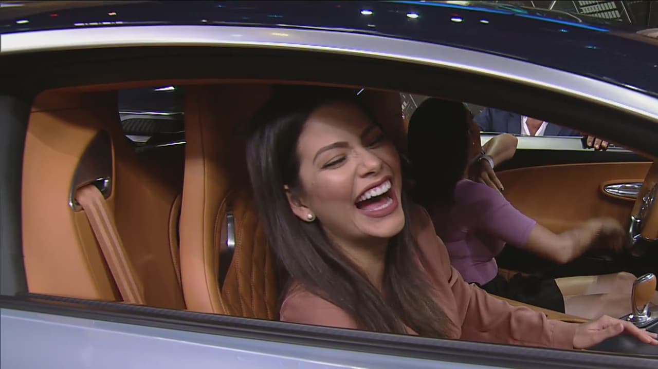 Pero eso sí, nuestra conductora encontró "un detallito" en esta belleza, le falta el portavasos y tampoco cabe la silla del bebé.