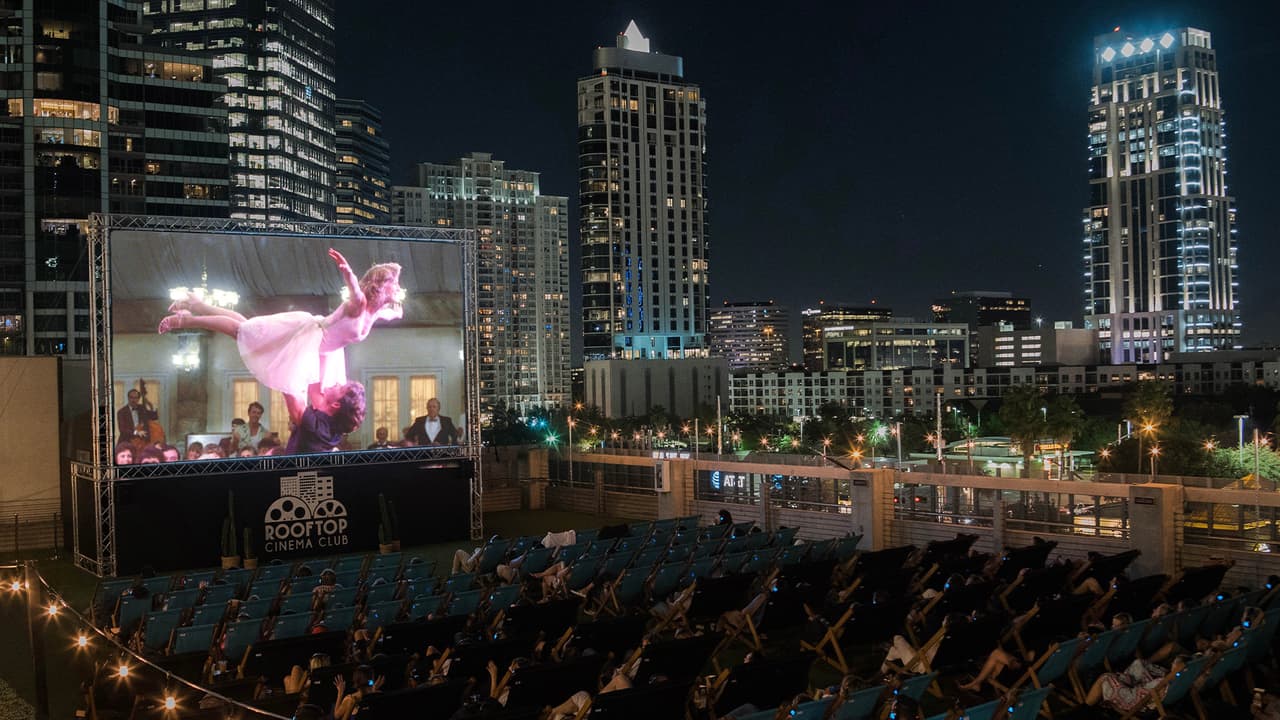 Rooftop Cinema Club comenzó en una azotea en Shoreditch, Londres en 2011 y se ha expandido a nivel mundial y en ciudades de Estados Unidos como Los Ángeles, Nueva York, San Diego, Houston y Miami.