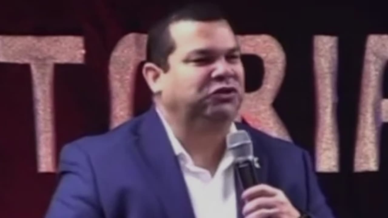 Pastor fue detenido por ICE al llegar al aeropuerto de Houston