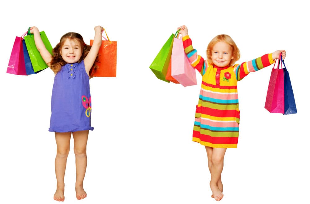 “mamá, necesito, mamá quiero, mamá me compras”