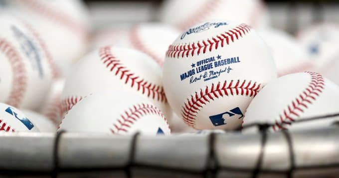 Hombre vendió histórica bola de McGwire por 3 millones