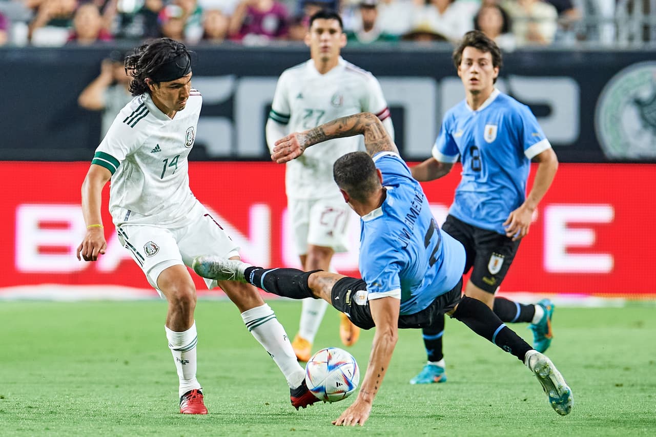La selección mexicana tuvo uno de sus partidos más oscuros en la era del ‘Tata’ Martino y con doble de Edinson Cavani, Uruguay le pasó por encima a un Tri, que generó dudas, incertidumbre y preocupación a menos de 6 meses de Qatar 2022.