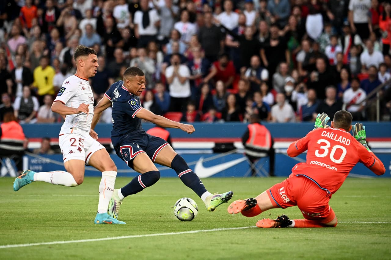 PSG golea 5-0 al Metz con hat-trick de Mbappé y goles de Neymar y Di María -en su despedida- en la Jornada 38 de la Ligue 1.