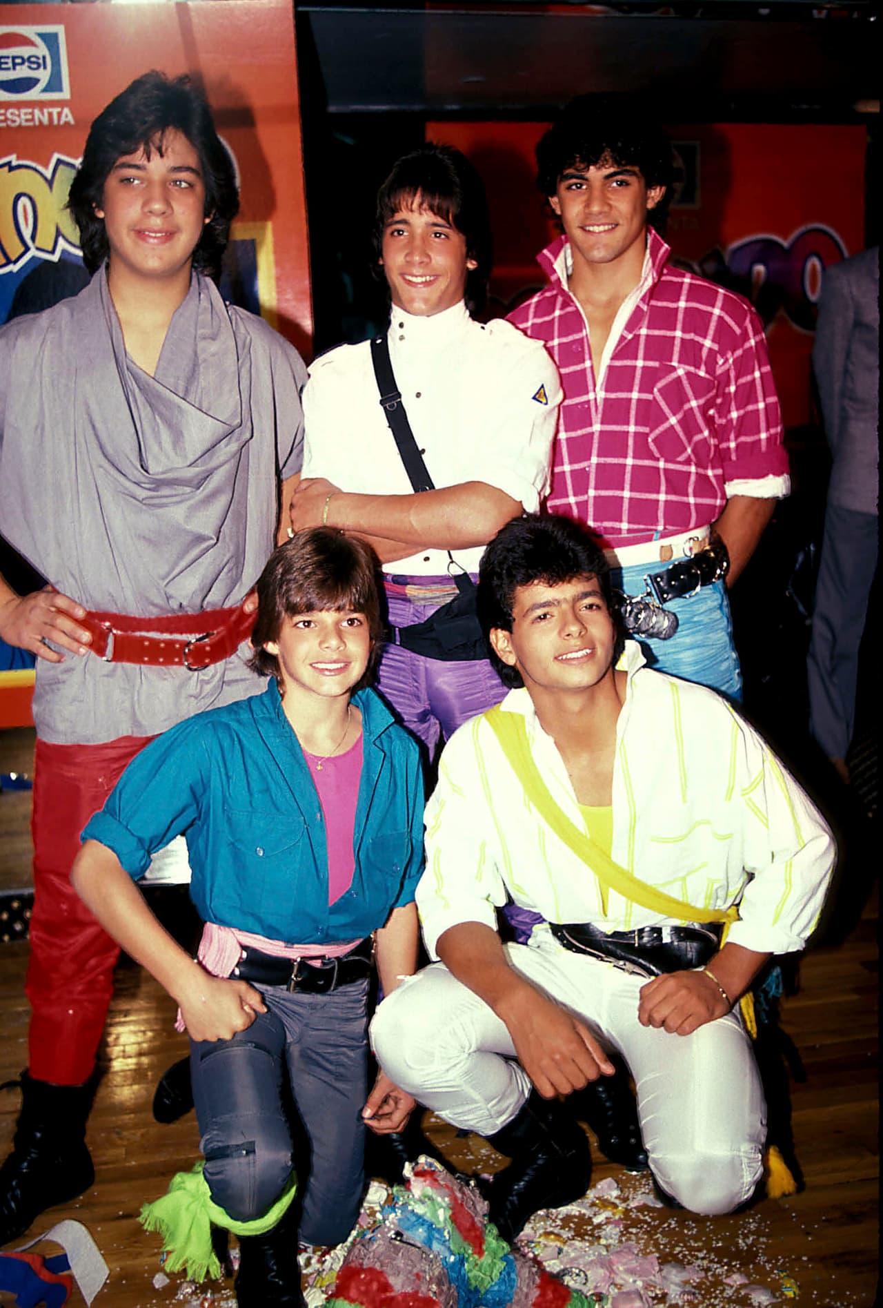 <h3 class="cms-H3-H3">Menudo</h3>
<br>
<br>La serie titulada ‘Súbete a mi Moto’ como el gran éxito de la agrupación juvenil 
<a href="https://www.univision.com/musica/mario-lopez-se-une-a-menudo-para-reinventar-el-grupo-musical" target="_blank">Menudo</a>, fue lanzada en 2020. La serie web está basada en la vida de cada uno de los integrantes del grupo y fue inspirada en el relato de Edgardo Díaz, el productor y creador de la agrupación, sin embargo, ha sido fuertemente cuestionada, por sus presuntos abusos y no fue aprobada por varios ex integrantes de Menudo.