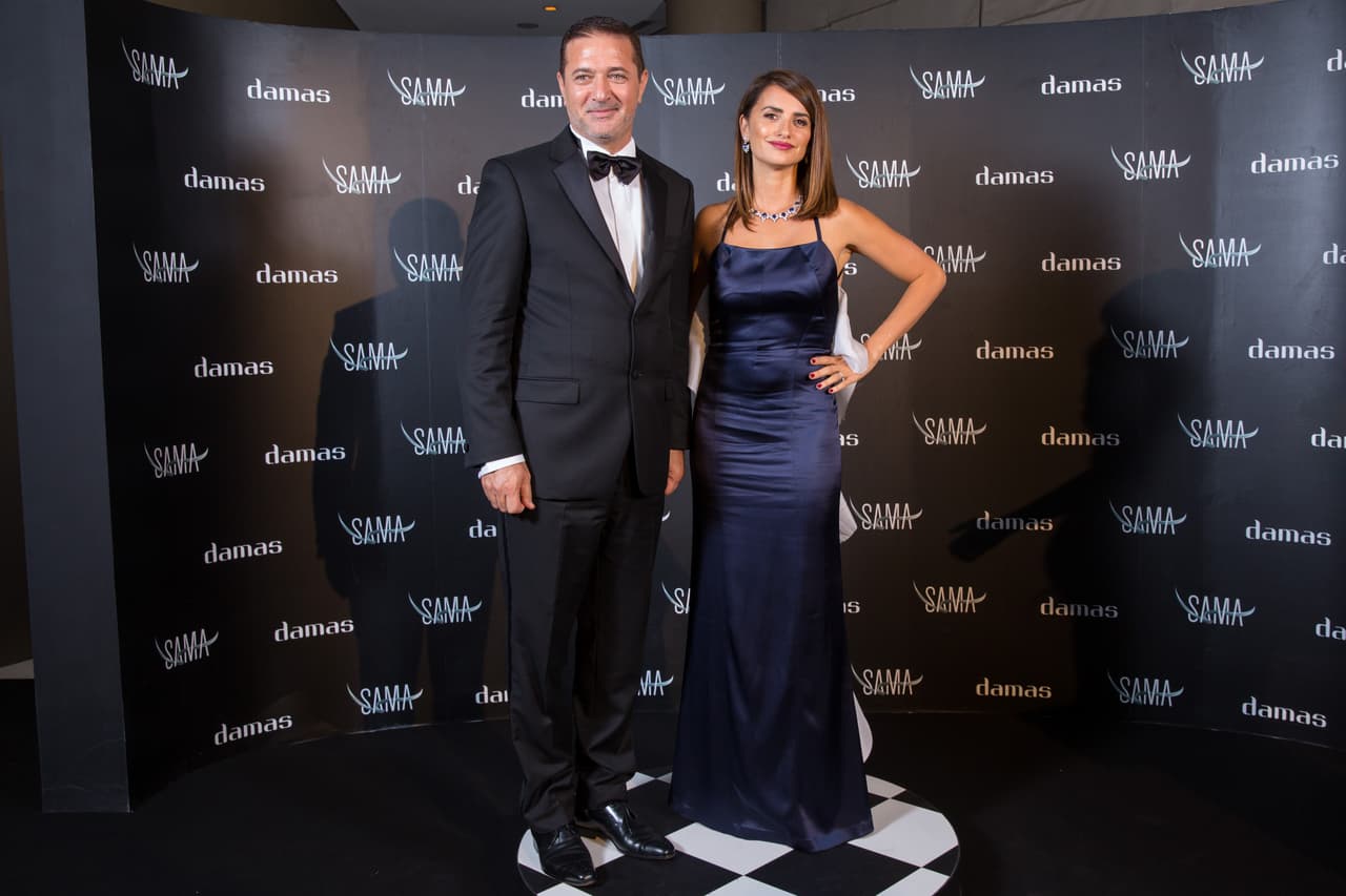 ¿Le tocará de regalito algunos collares y pulseras? ¡Qué envidia!