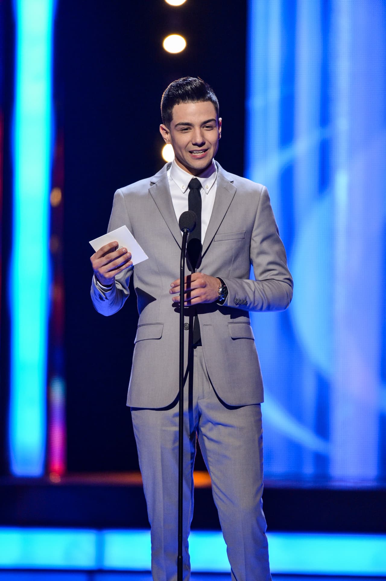 Luis Coronel presentó los nominados a Premio Lo Nuestro en la categoría Duo o Grupo en el Género Pop Rock.