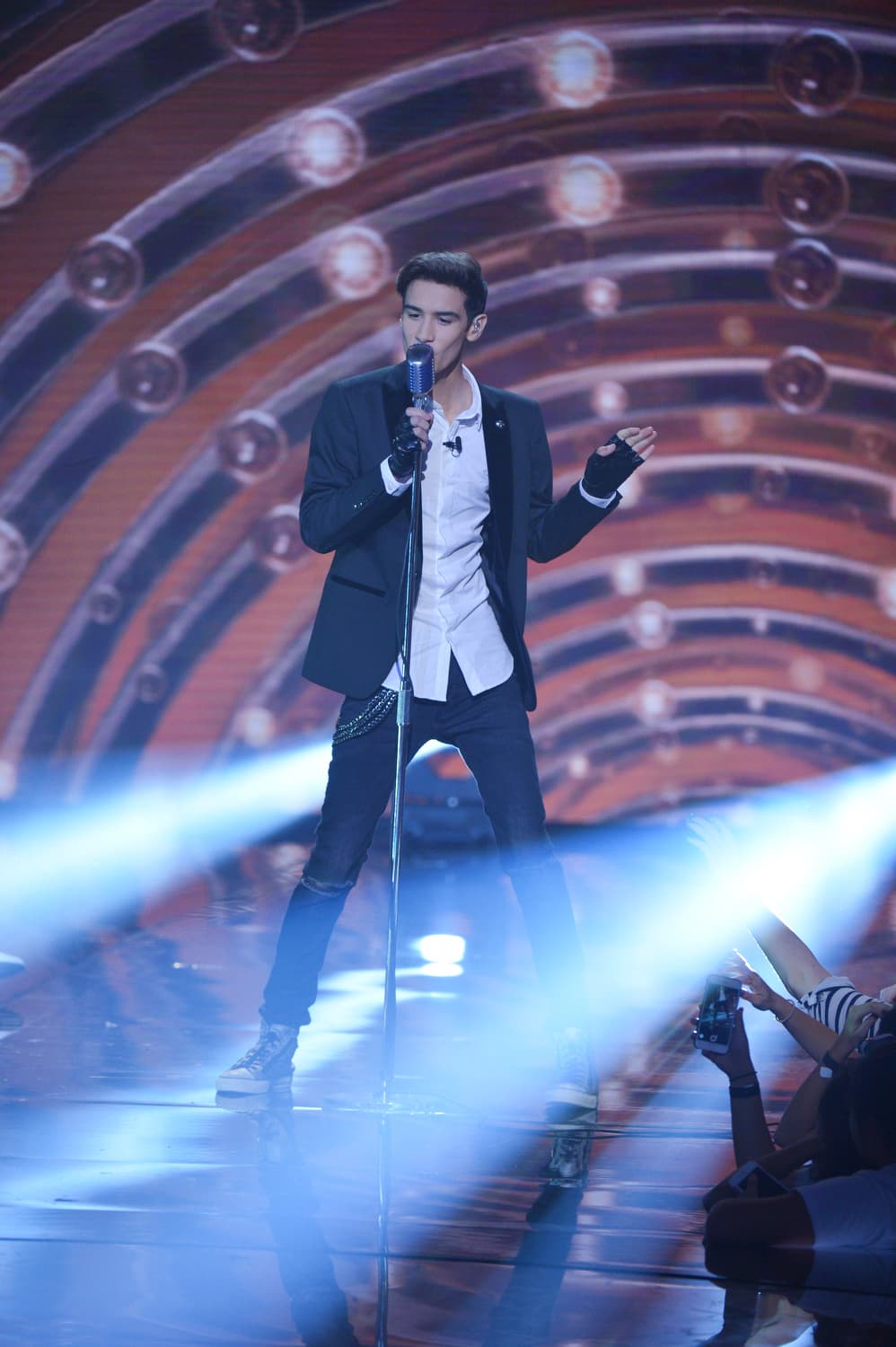 Sebas conquistó el corazón de todos con su talento y entrega en el escenario. Así recordamos sus primeras veces La Banda.