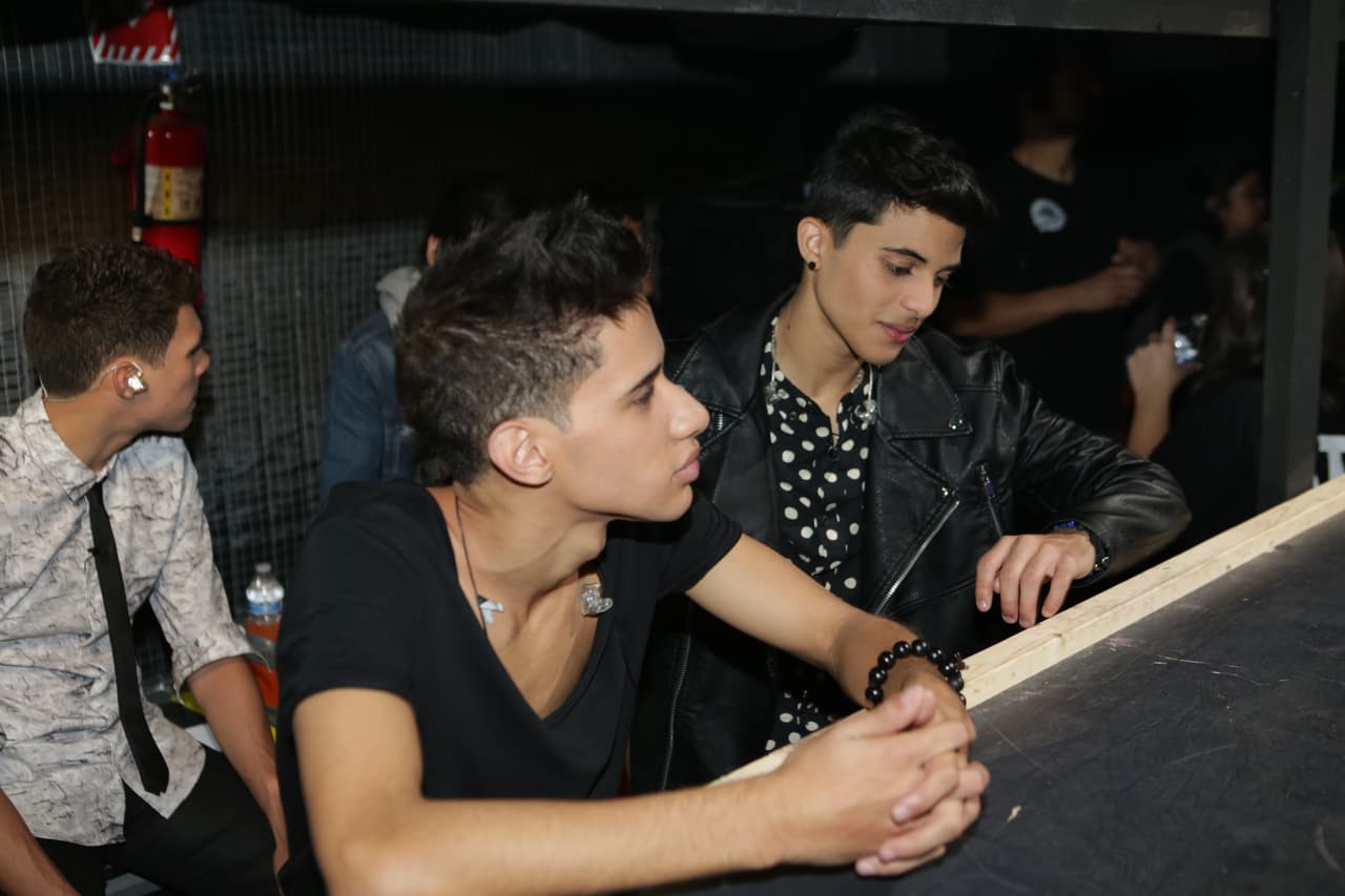 Te llevamos en exclusiva detrás del primer show de La Banda LIVE. We take you behind the scenes.