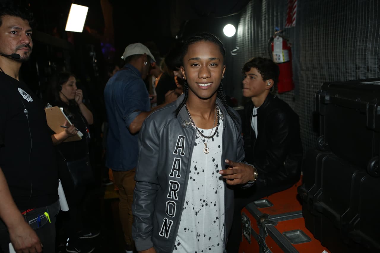 Te llevamos en exclusiva detrás del primer show de La Banda LIVE. We take you behind the scenes.