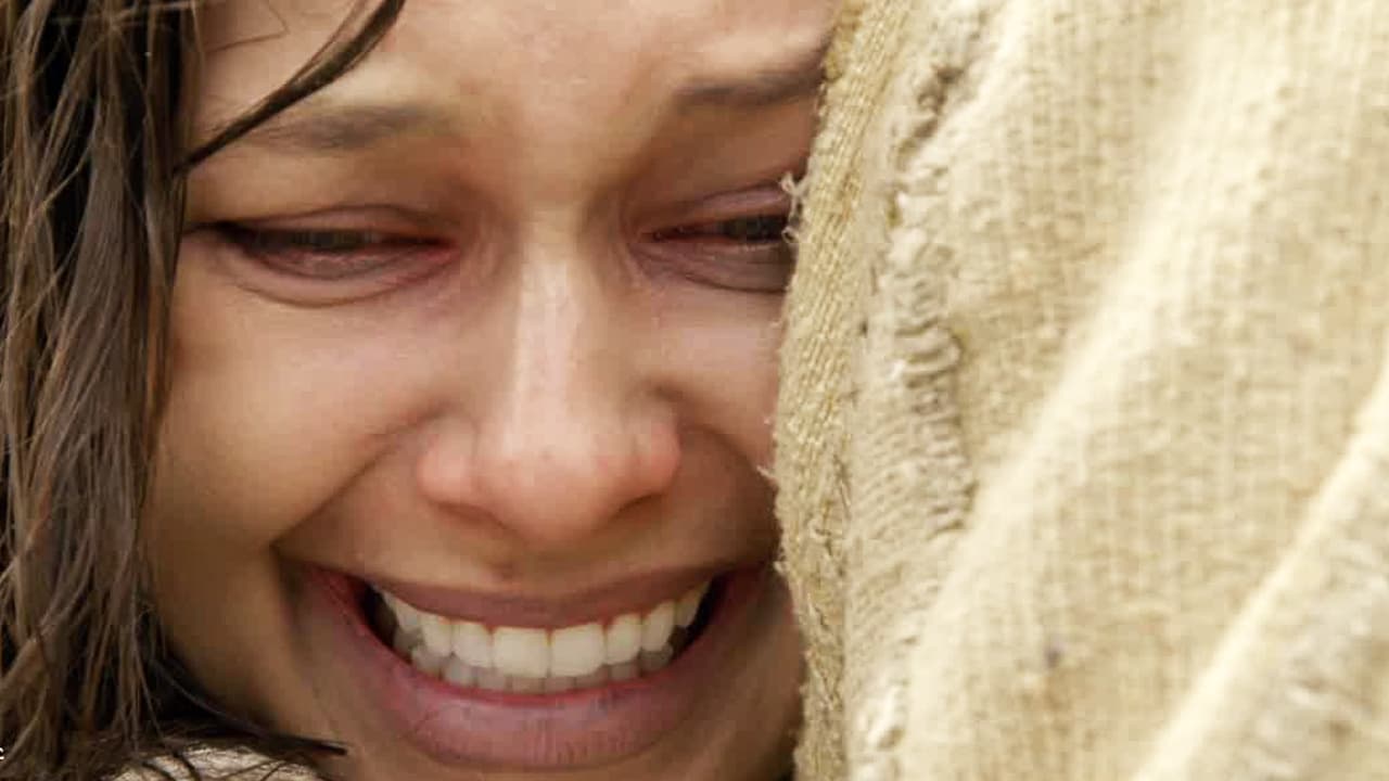 Agradecida, María Magdalena le pidió a Jesús poder convertirse en una de sus seguidoras. El hijo de Dios le cumplió su deseo gustoso.