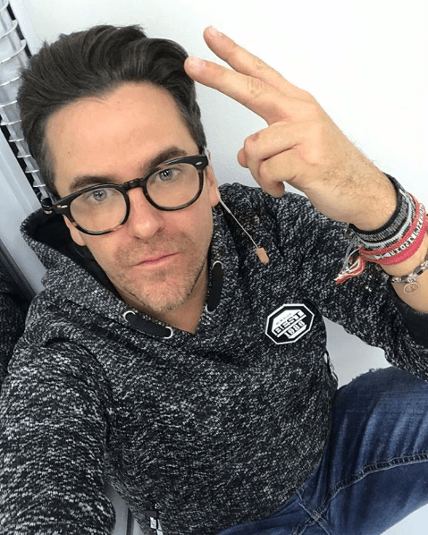 La también colaboradora del matutino relató que cuando el cantante visitó el estudio, Mancera estaba tan emocionado que intentó expresarle su admiración.