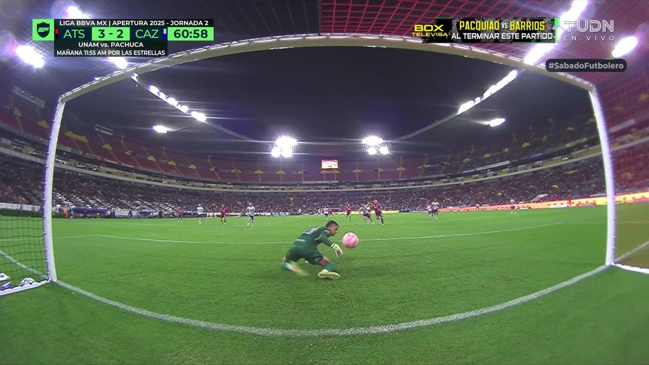 WTF!? Gravísimo error de Kevin Mier con las manos y le regala el 3-2 de Atlas