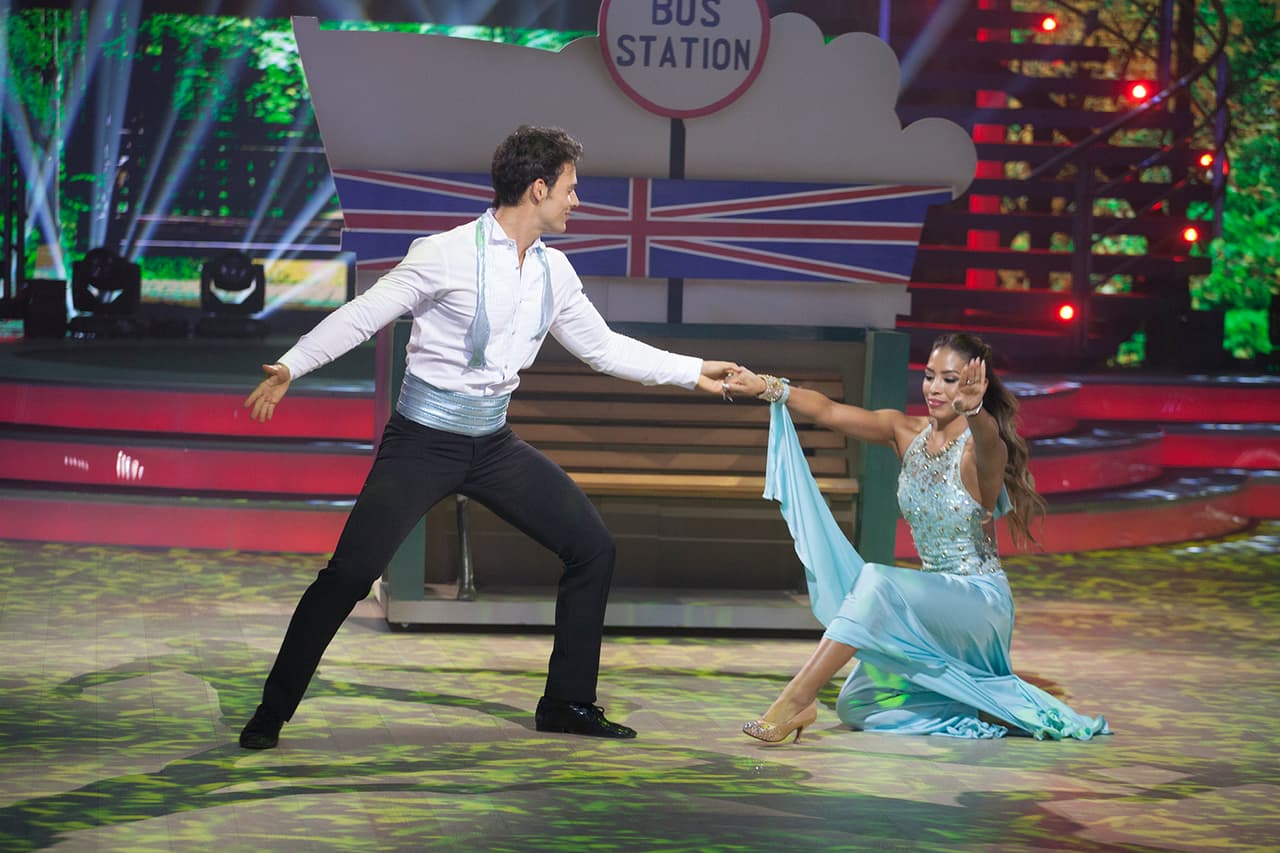 La ronda se acabó con la participación de Emmanuel Palomares quien bailó el tema 'Havent Met You Yet’.