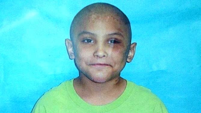 La fiscalía detalló en el juicio que Gabriel vivió un infierno que duró ocho meses, desde el día que Pearl Fernández reclamó y obtuvo la custodia de su hijo en septiembre de 2012. 
<a href="https://www.univision.com/los-angeles/kmex/noticias/juicios/los-13-dias-de-tortura-que-llevaron-a-la-muerte-a-gabrielito-en-los-angeles">13 días antes de su muerte había sido retirado de la escuela y desde entonces, hasta que llegó al hospital</a>, Gabrielito sufrió jornadas intensas de tortura. En la fotografía, el pequeño antes de ser retirado de clases, con su rostro visiblemente maltratado.