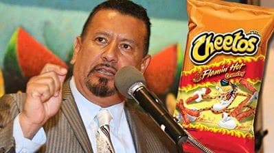 El hispano que inventó los Flamin' Hot Cheetos, una historia de película
