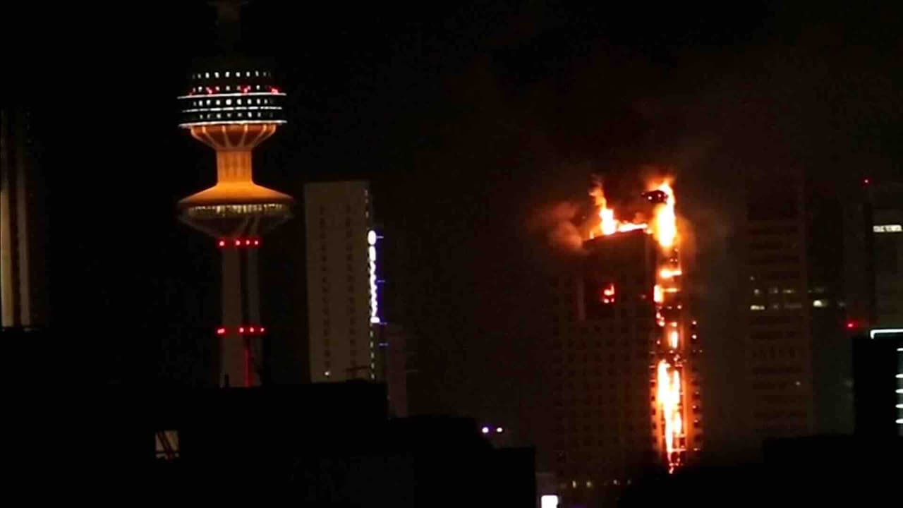 Incendio en Kuwait tras ataques con drones en medio de la guerra Irán‑EE. UU.