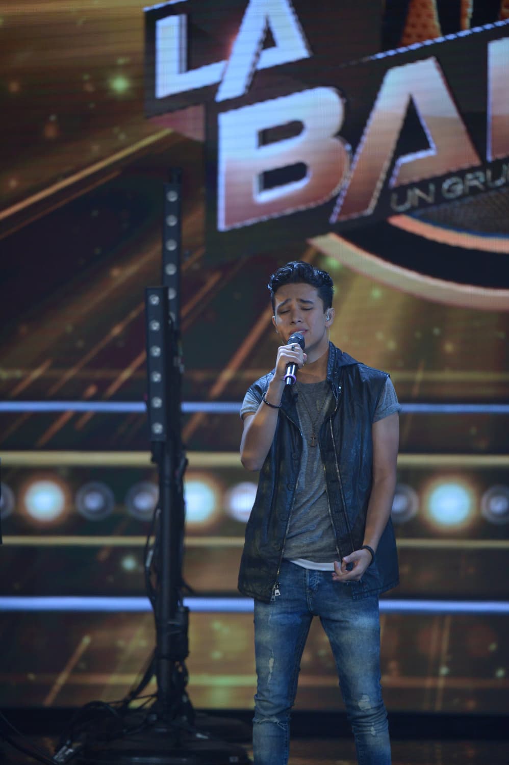 Una noche llena de emociones y muchos nervios. Los doce chicos dieron lo mejor de sí en esta primera gala en directo. Dinos cuál es tu favorito.