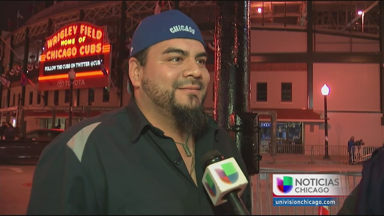 Fans y la policía de Chicago se preparan para el sexto juego entre Cubs y Dodgers