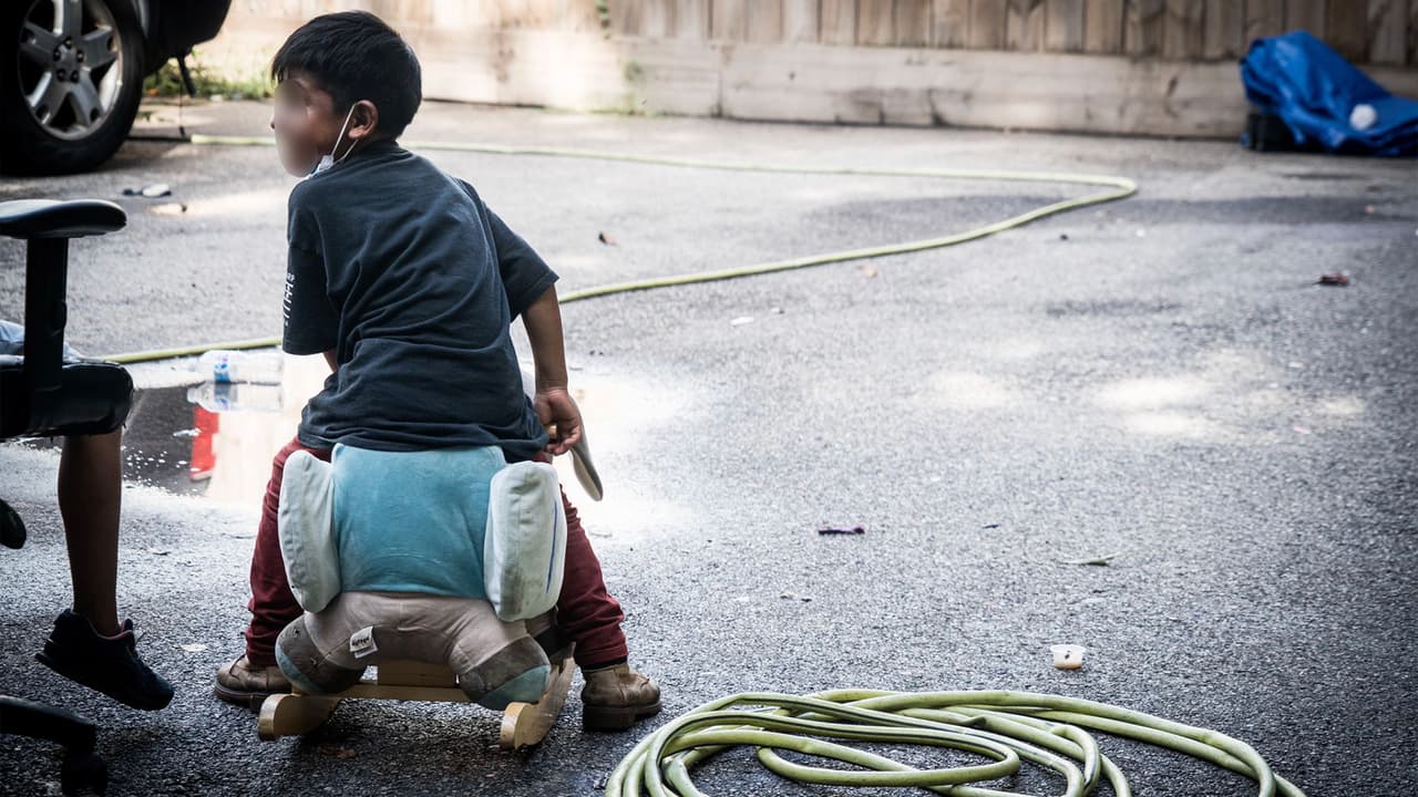 "Llegamos a trabajar porque en Guatemala hay mucha pobreza", dijo una de las inmigrantes que está en el albergue.