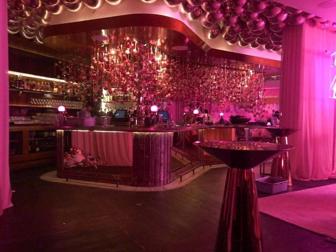 La fiesta de la también empresaria fue ambientada en tonos color rosa.