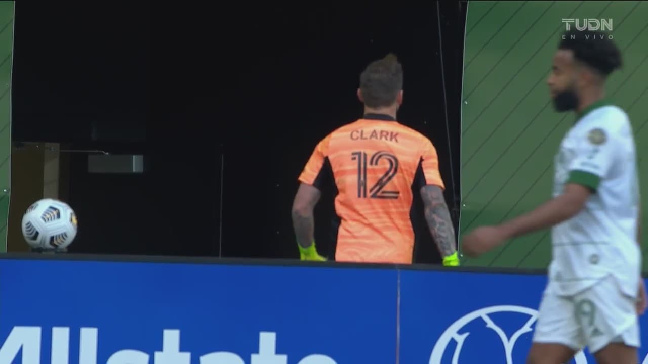 ¡Portland se salva en la línea! Gran falla de Kervin Arriaga