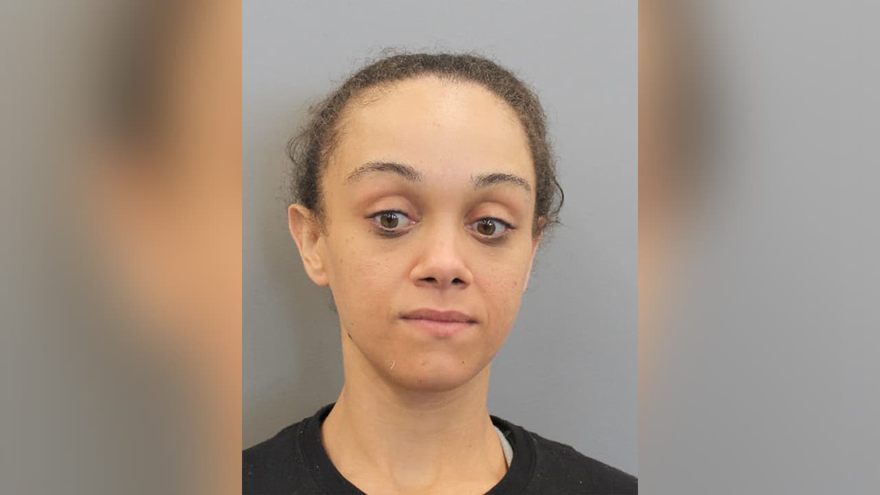 Cynthia Cade Stewart, está señalada de uso no autorizado de un automóvil.