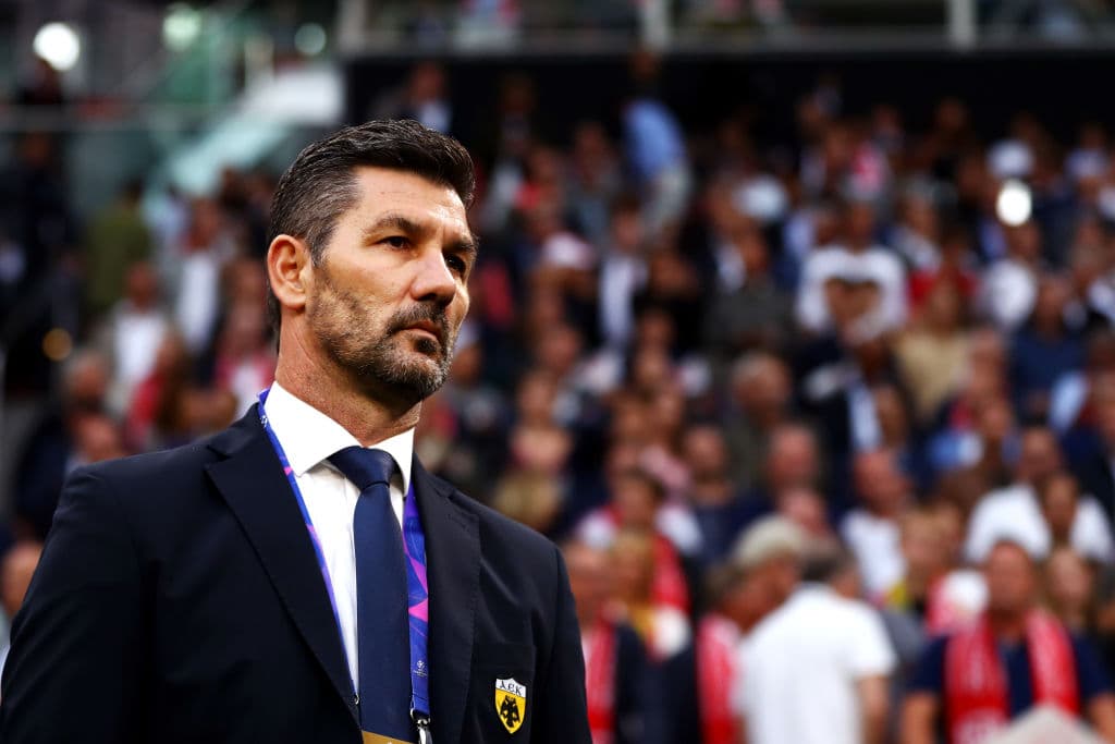 El técnico Marinos Ouzounidis entendió qué debía enredar al Ajax durante el partido para llevarse un buen resultado ante un rival que parece directo.