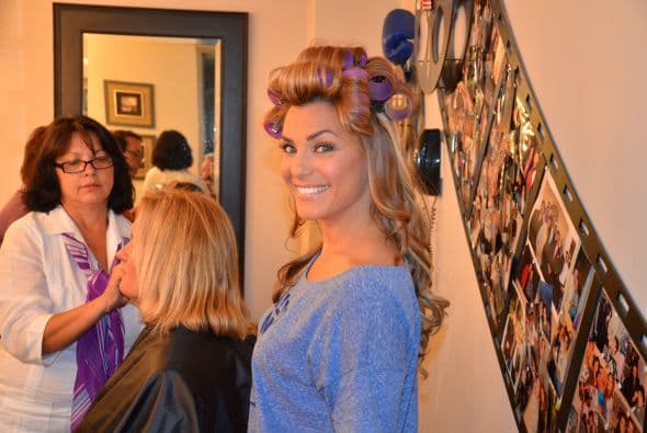 Muchas amas de casa estarían locas de ser fotografiadas con tubos y desmaquilladas, pero Rosina confía en su belleza natural.