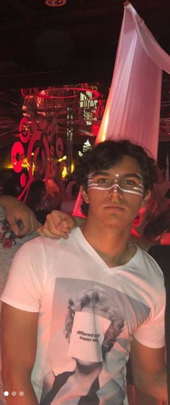 A él lo tuvo con Alejandro Gavira, quien fue esposo de Aylín Mujica durante 10 años desde 1998. 
<br>