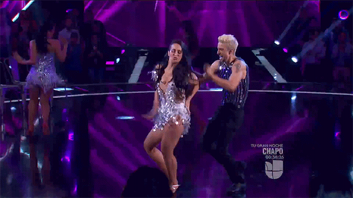 <a href="http://www.univision.com/shows/mira-quien-baila/victoria-es-ahora-la-buenisima-tras-este-numero-en-mira-quien-baila-video">Victoria es ahora 'La buenísima' tras este número en Mira Quién Baila</a>