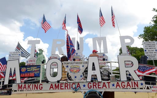 Sin importar la ausencia del mandatario, los partidarios de Trump expusieron sus muestras de apoyo por la capital estadounidense.