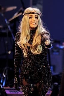 Alguien en el público gritó el nombre de Bradley, provocando una severa reacción por parte de la cantante.