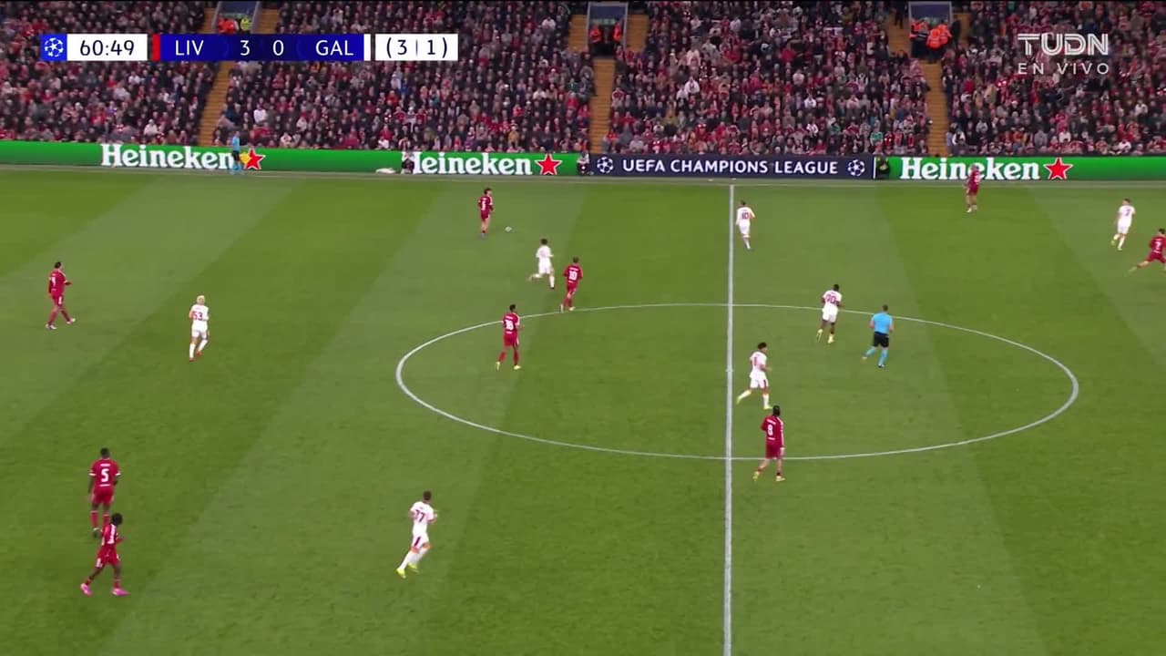 ¡GOL!  anota para Liverpool. Mohamed Salah