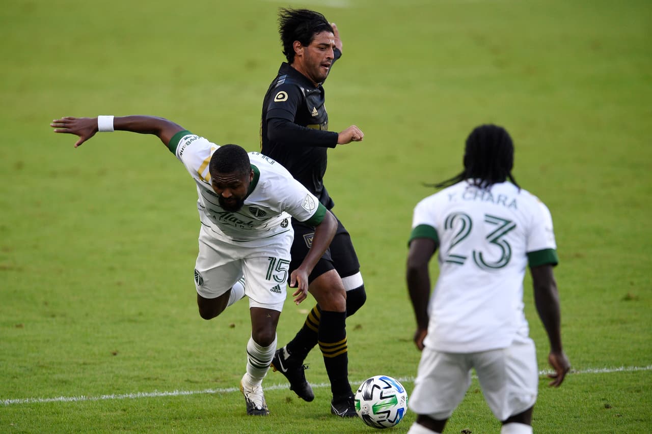 Carlitos Vela regresa al gol y el LAFC empata en casa frente a los Portland Timbers.