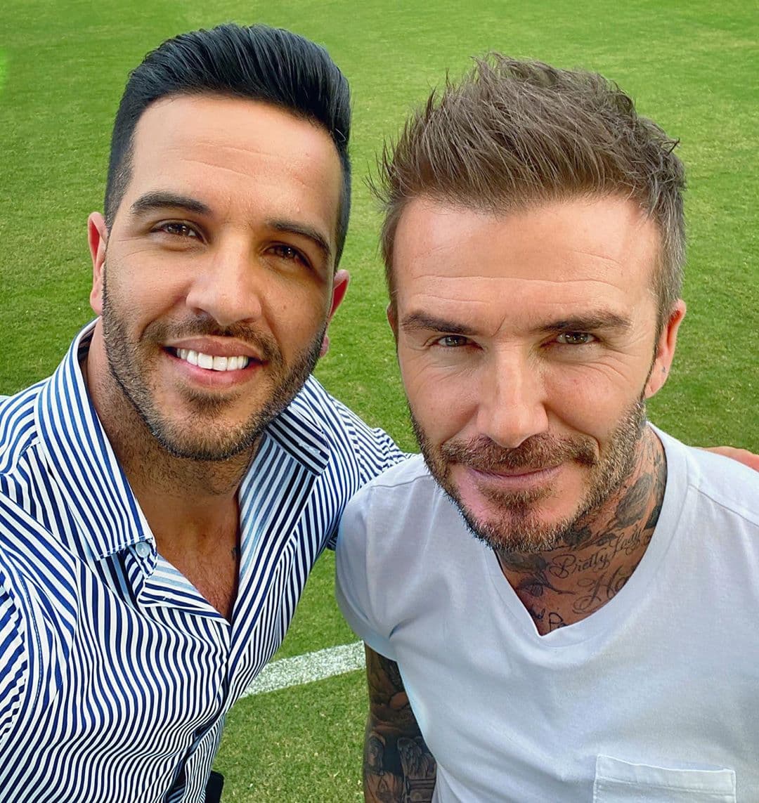 Yisus felicitó por su cumpleaños a David Beckham, uno de ídolos del fútbol, con esta foto juntos.