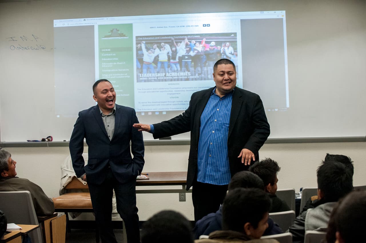 Ocho colegios y universidades ayudaron a estudiantes y sus familias llenar las solicitudes de FAFSA.