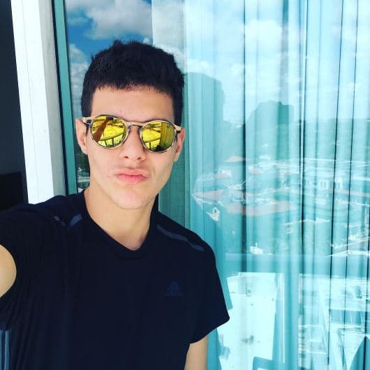 ¿Cuánto sabes del integrante de 
<a href="http://www.univision.com/shows/la-banda/cnco-evolution" target="_blank">CNCO</a>? Primer dato: Zabdiel es de Bayamón, Puerto Rico.