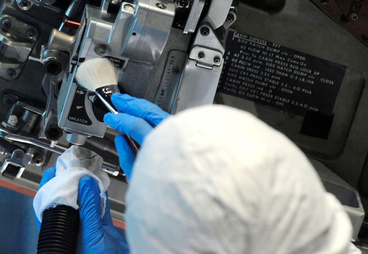 Ed Stewart es el supervisor de la limpieza y dijo a la agencia AP que el módulo está en “bastante buena forma” para su edad y el tiempo que había pasado desde el anterior aseo, hace unos tres años.