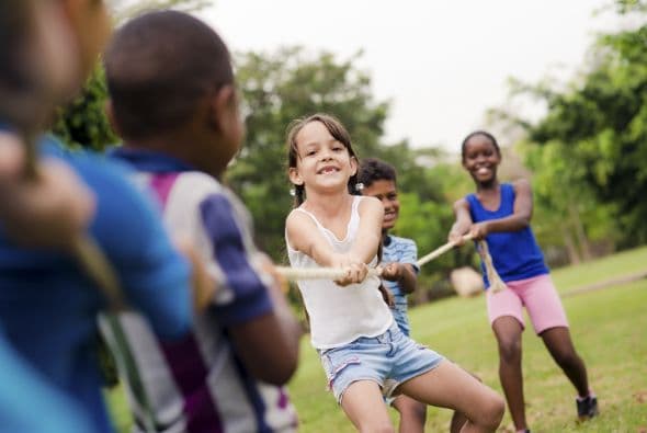 <b>4. Campamentos de verano</b>
<br>En algunas circunstancias, bajo el Crédito tributario por cuidado de hijos y dependientes, se da a los padres que cuidan de sus hijos con alguna incapacidad, o si ambos padres trabajan a tiempo completo, una exención para que puedan costear campamentos de verano, guarderías, niñeras, de niños menores de 13 años.