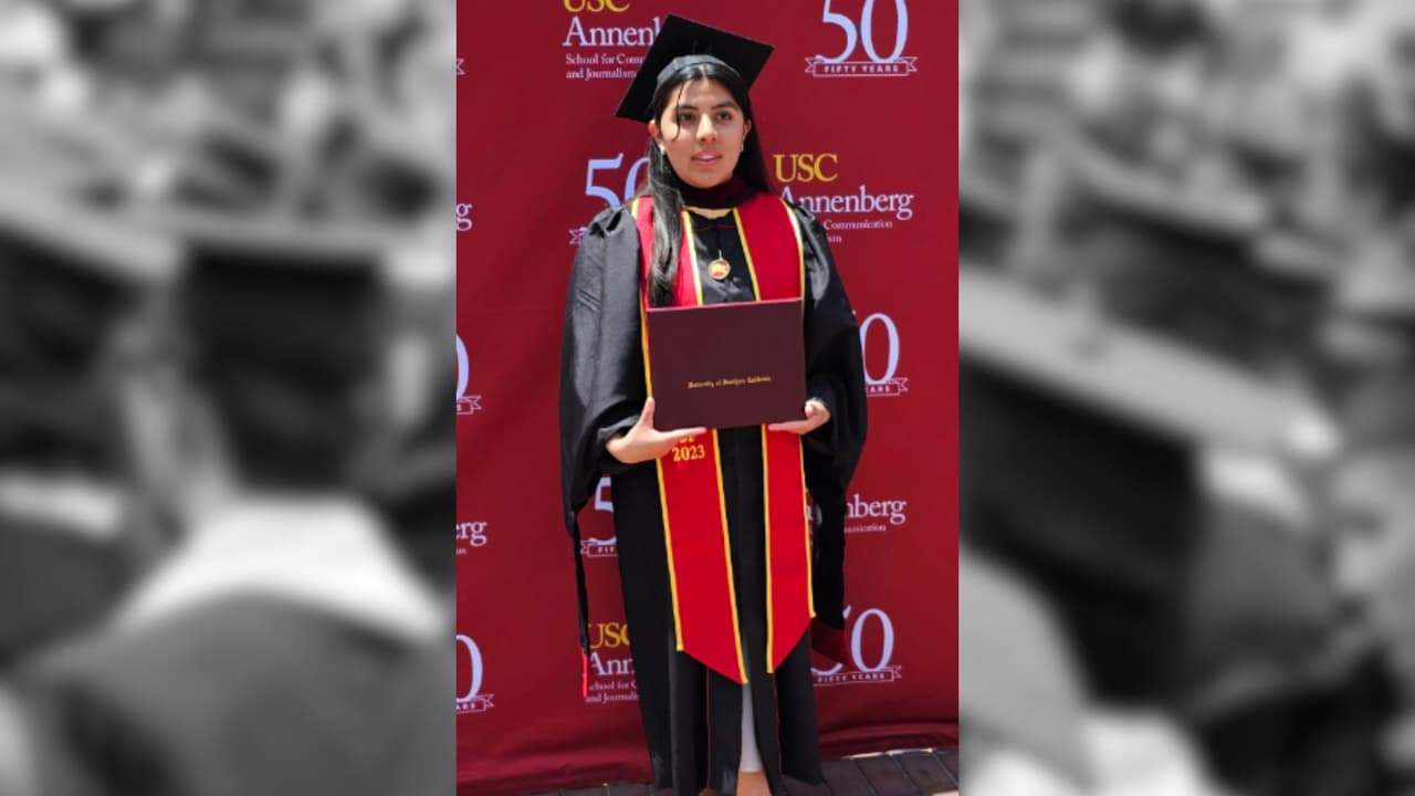 Monserrat Rodriguez Ortiz se graduó en USC de su maestría en comunicaciones.
<br>Mes de nacimiento: 06/1978