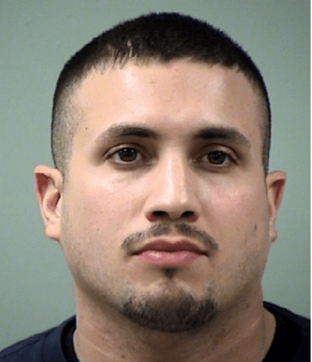 Un muerto y dos policías heridos luego de una persecución por intento de robo en Dallas
